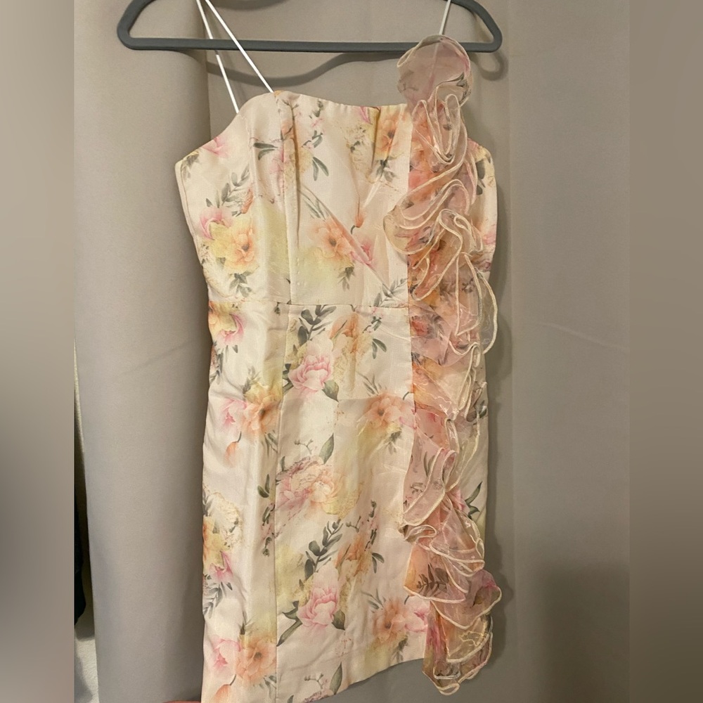Strapless semi-formal dress